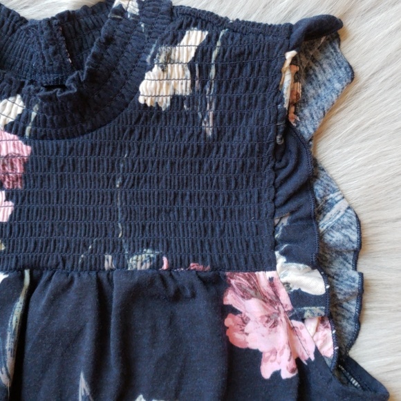 🔥Navy Smocked Ruffle Sleeve Top - Picture 2 of 5